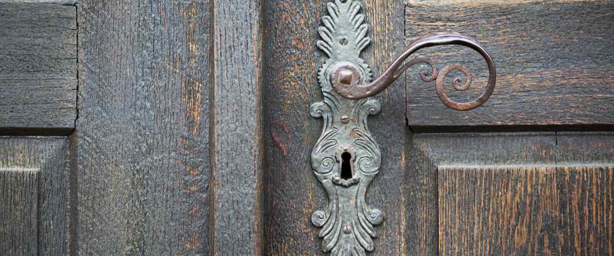 Door Handle With Keyholes