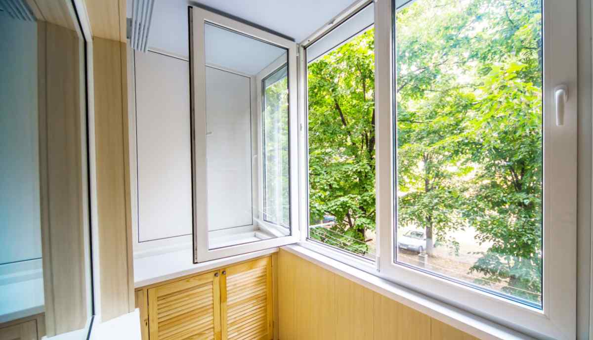 Beautiful Balcony Window Designs and Styles Featuring Wood, Glass ...