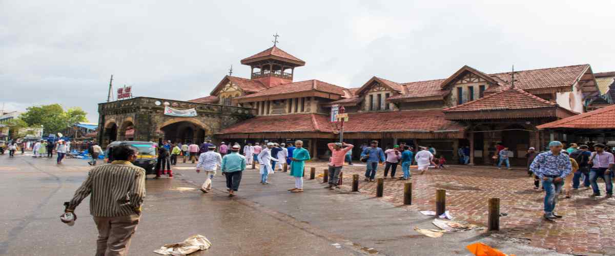 Station Market At Bandra