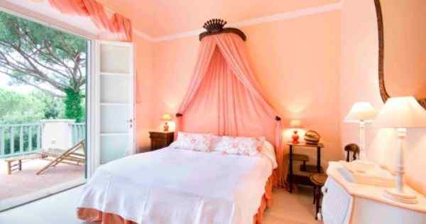 Peach and on sale white bedroom