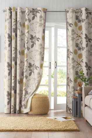 Living Room Curtain Design