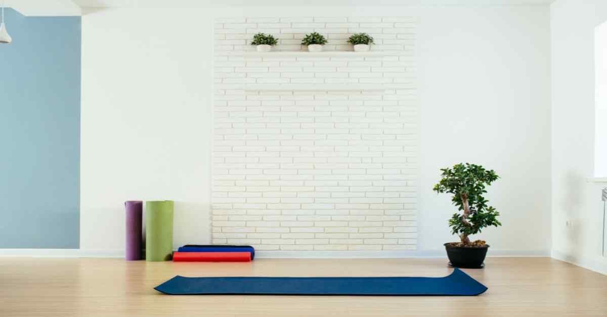Premium Photo  Yoga studio with soft lighting calming colors and  minimalistic decor providing a peaceful environ