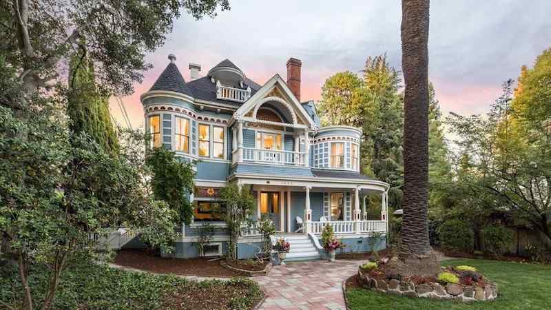 charming-craftsman-bungalow-with-stone-accents-style-home-exterior-design