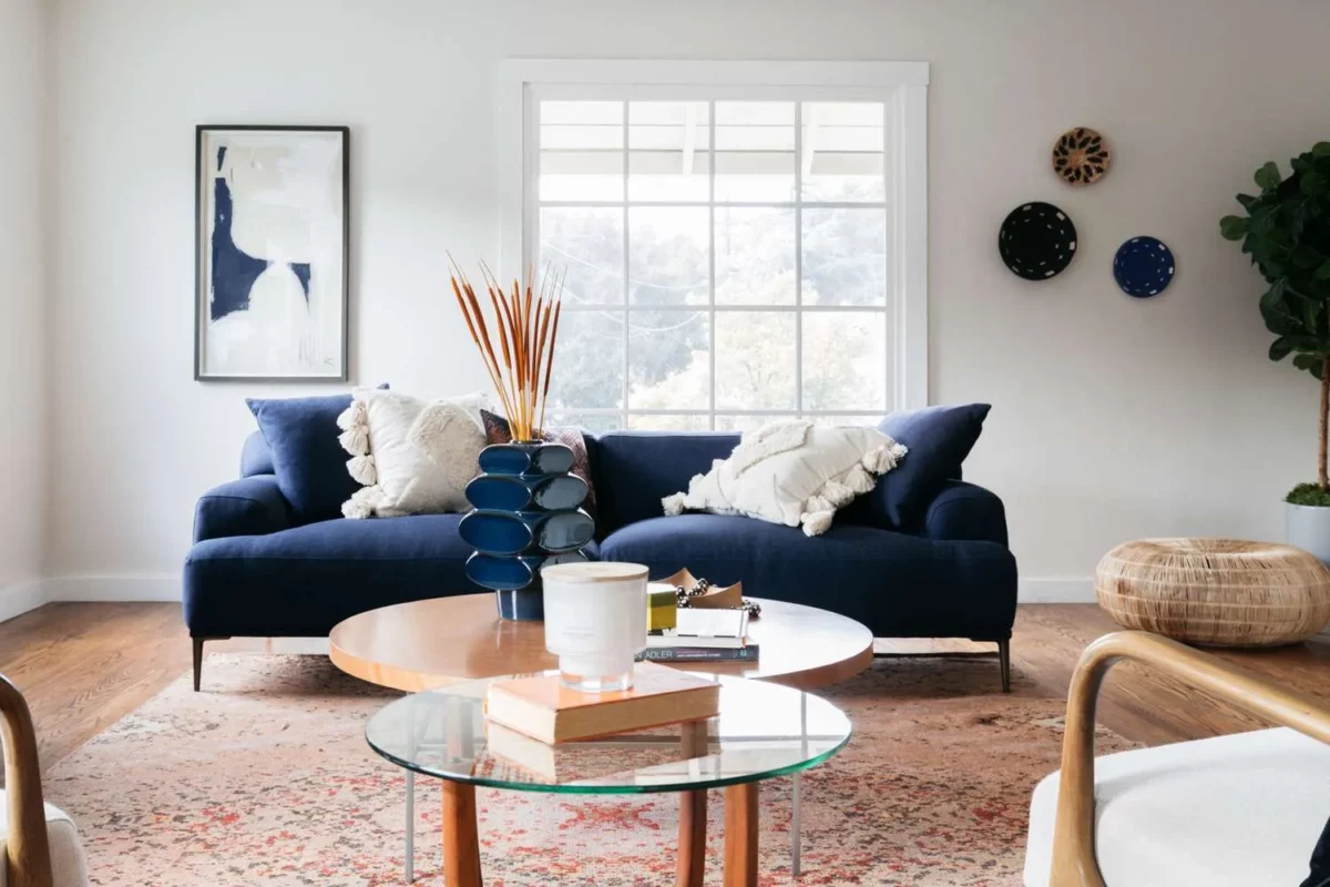 navy blue and off white colour combination for sitting room