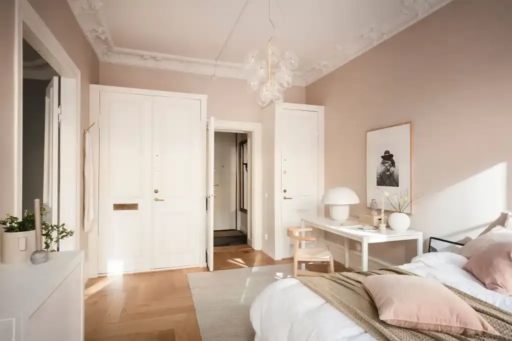 dusty rose and white combination for wall