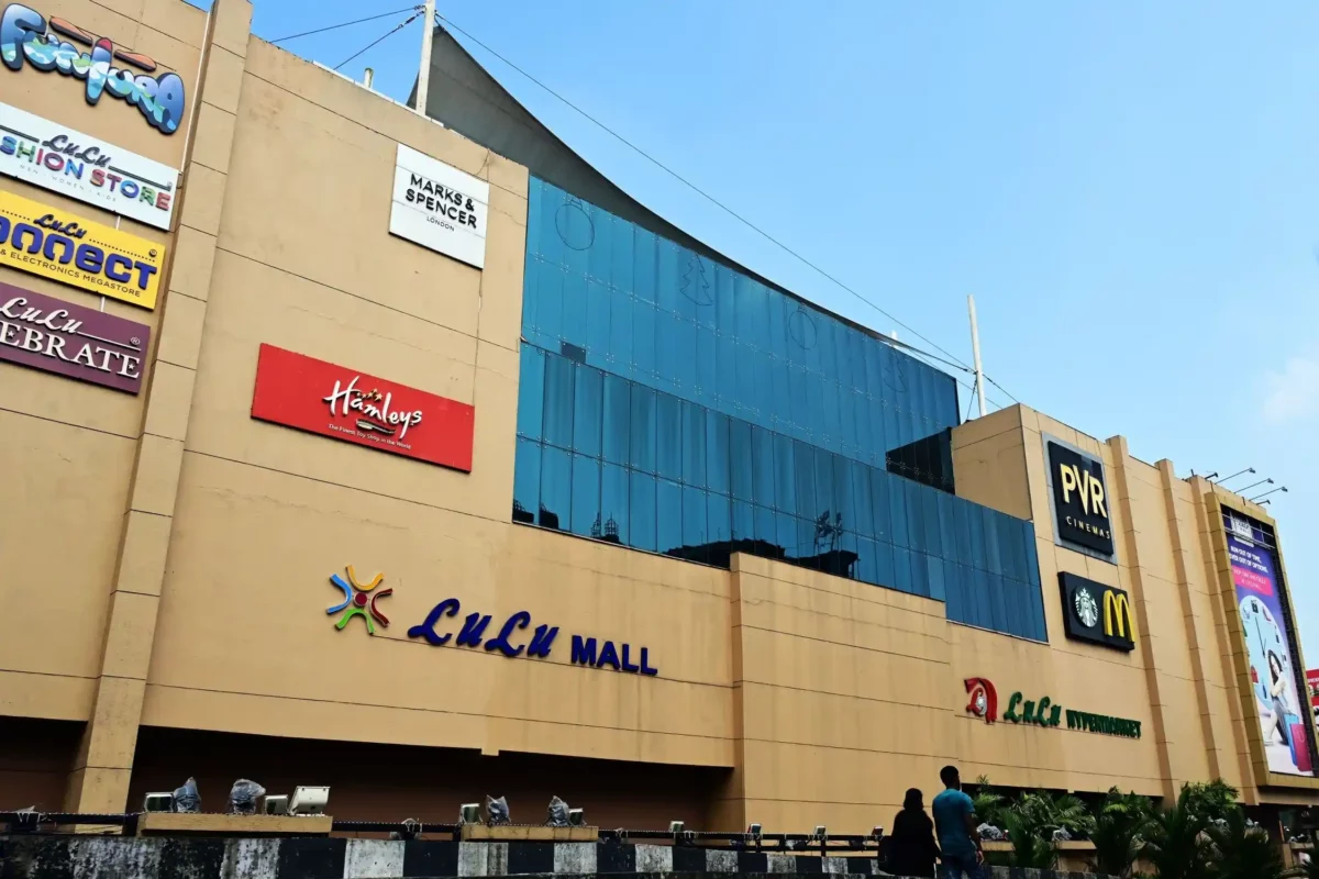 lulu internationa shopping mall biggest mall in kerala india