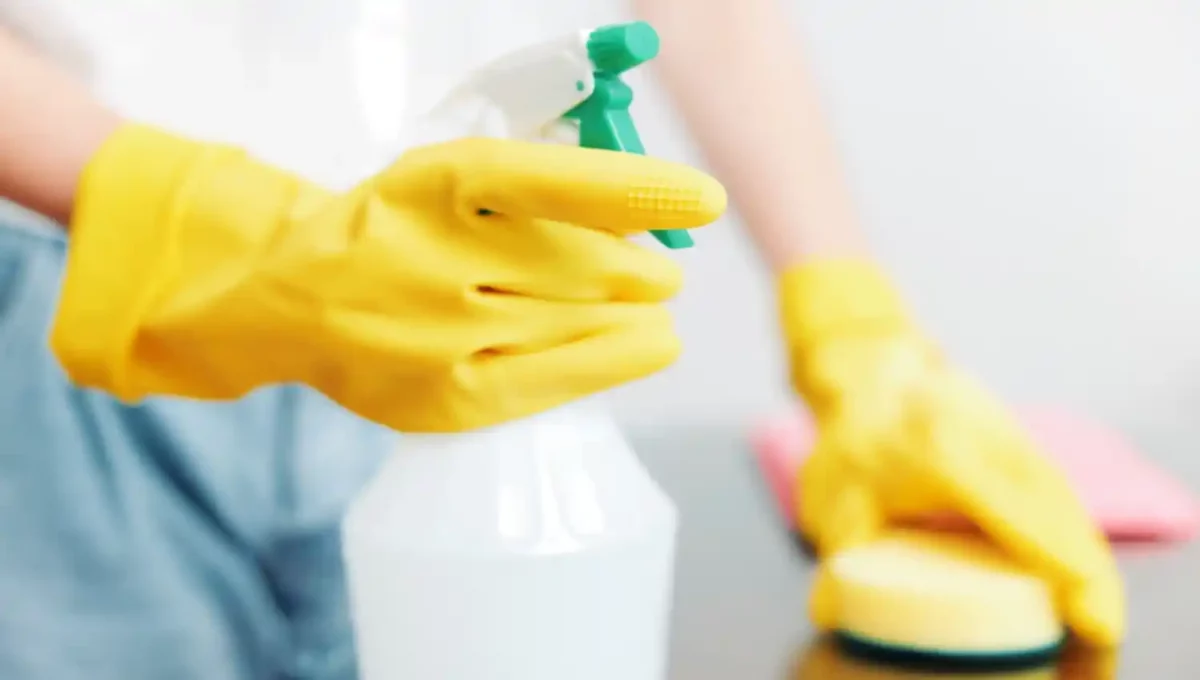 rubber gloves for bathroom cleaning